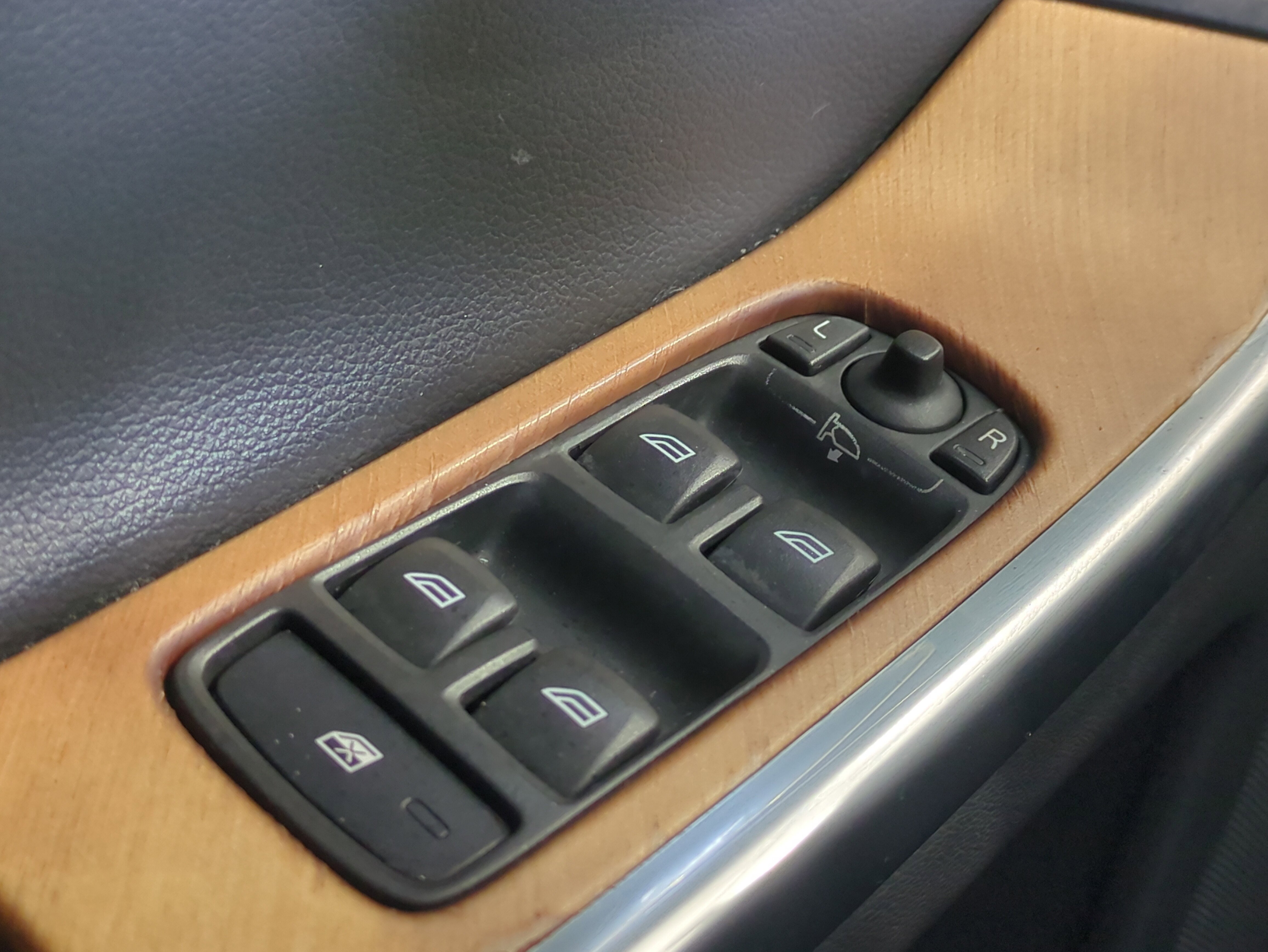 Used 2017 Volvo XC60 T5 Inscription w/ Preferred Option Package image 26