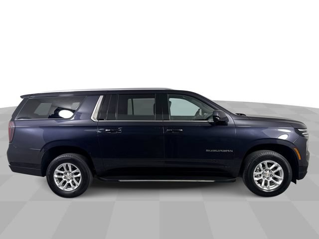 Used 2025 Chevrolet Suburban LT AWD/4WD image 9