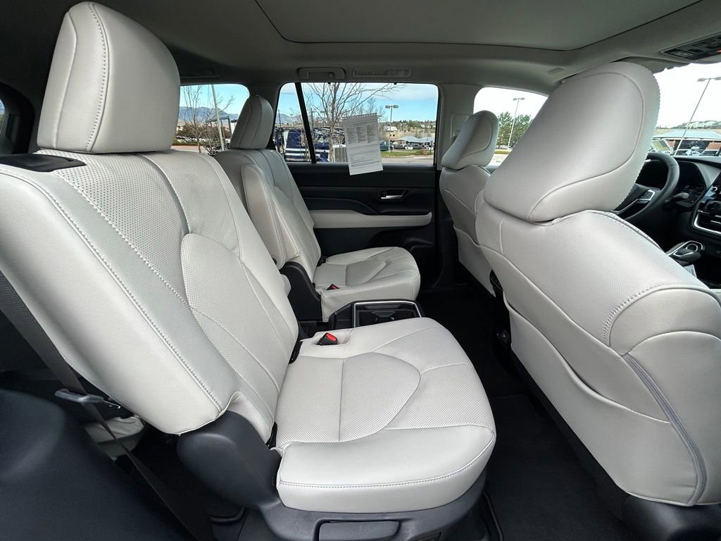 Used 2026 Toyota Grand Highlander AWD image 24