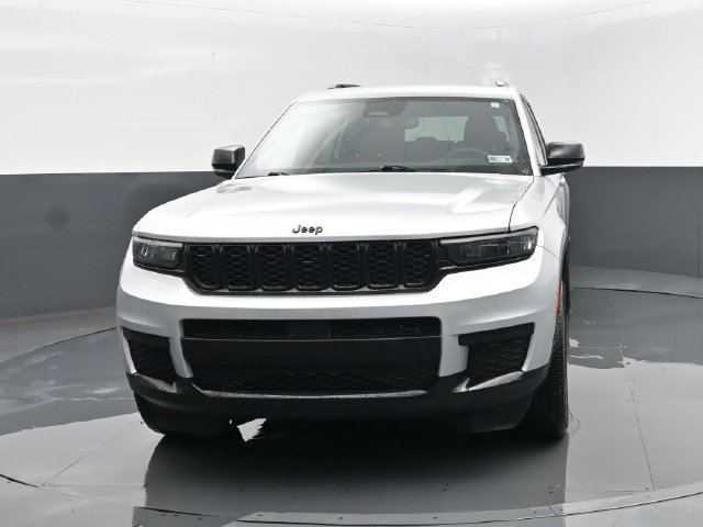 Used 2023 Jeep Grand Cherokee L Laredo AWD/4WD image 24