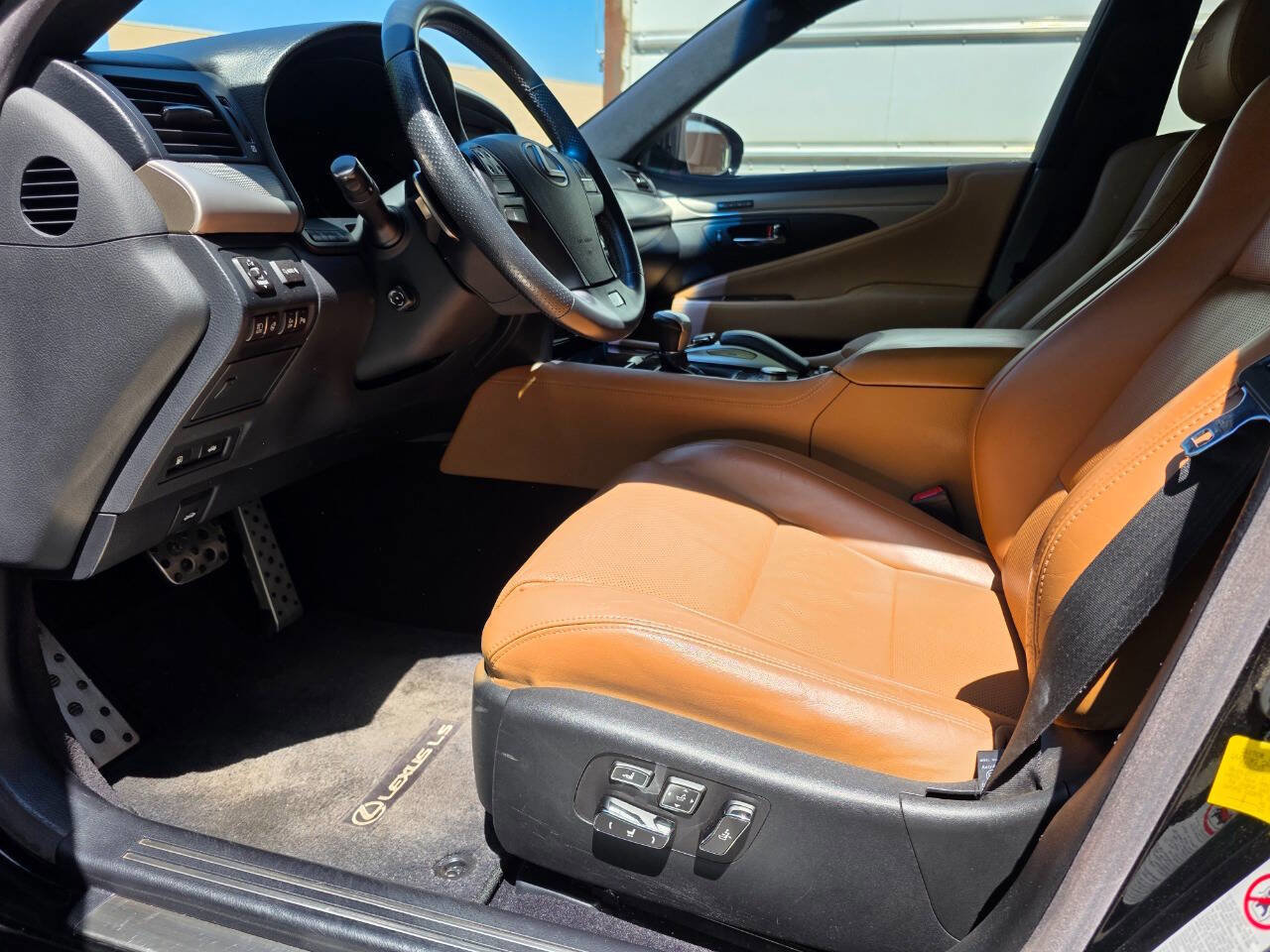 Used 2016 Lexus LS 460 w/ F Sport Package image 14