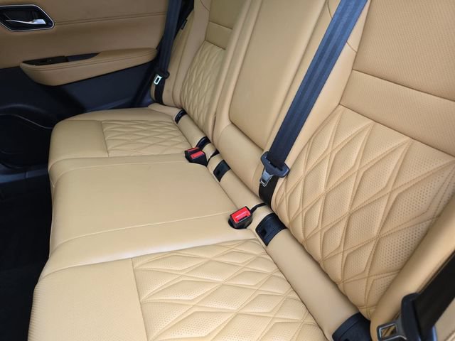 Used 2023 Nissan Rogue Platinum FWD image 14