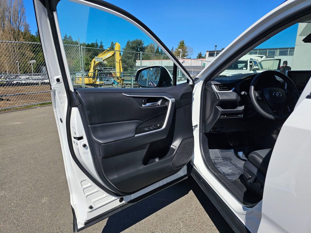 Certified 2025 Toyota RAV4 XLE w/ Convenience Package AWD/4WD image 18