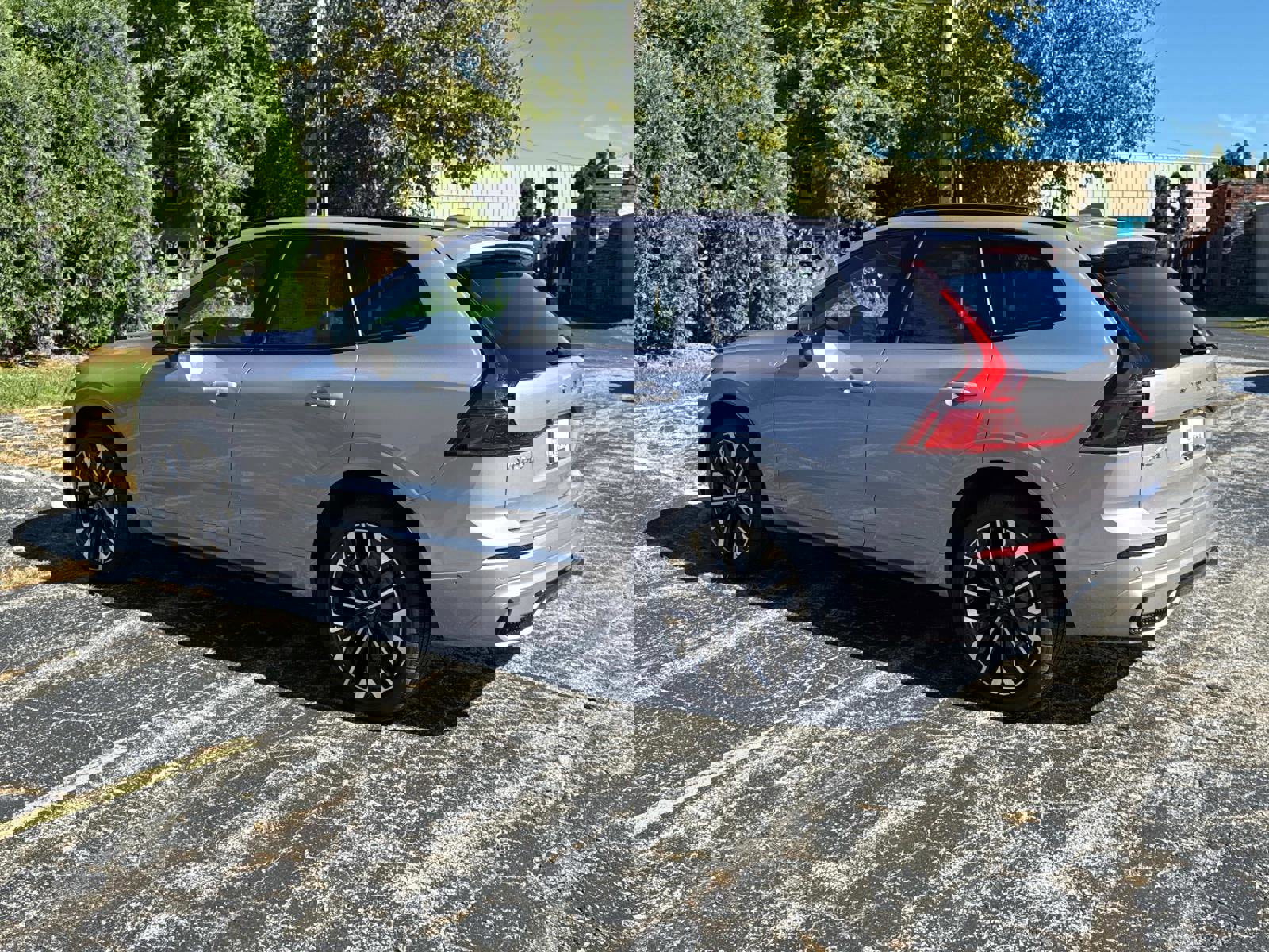 New 2026 Volvo XC60 B5 Ultra w/ Climate Package image 7