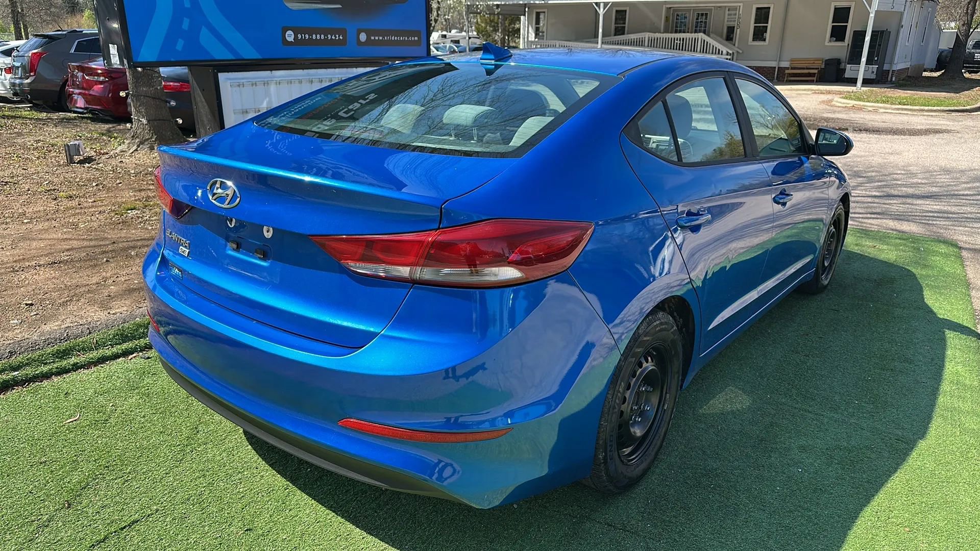 Used 2017 Hyundai Elantra SE image 8
