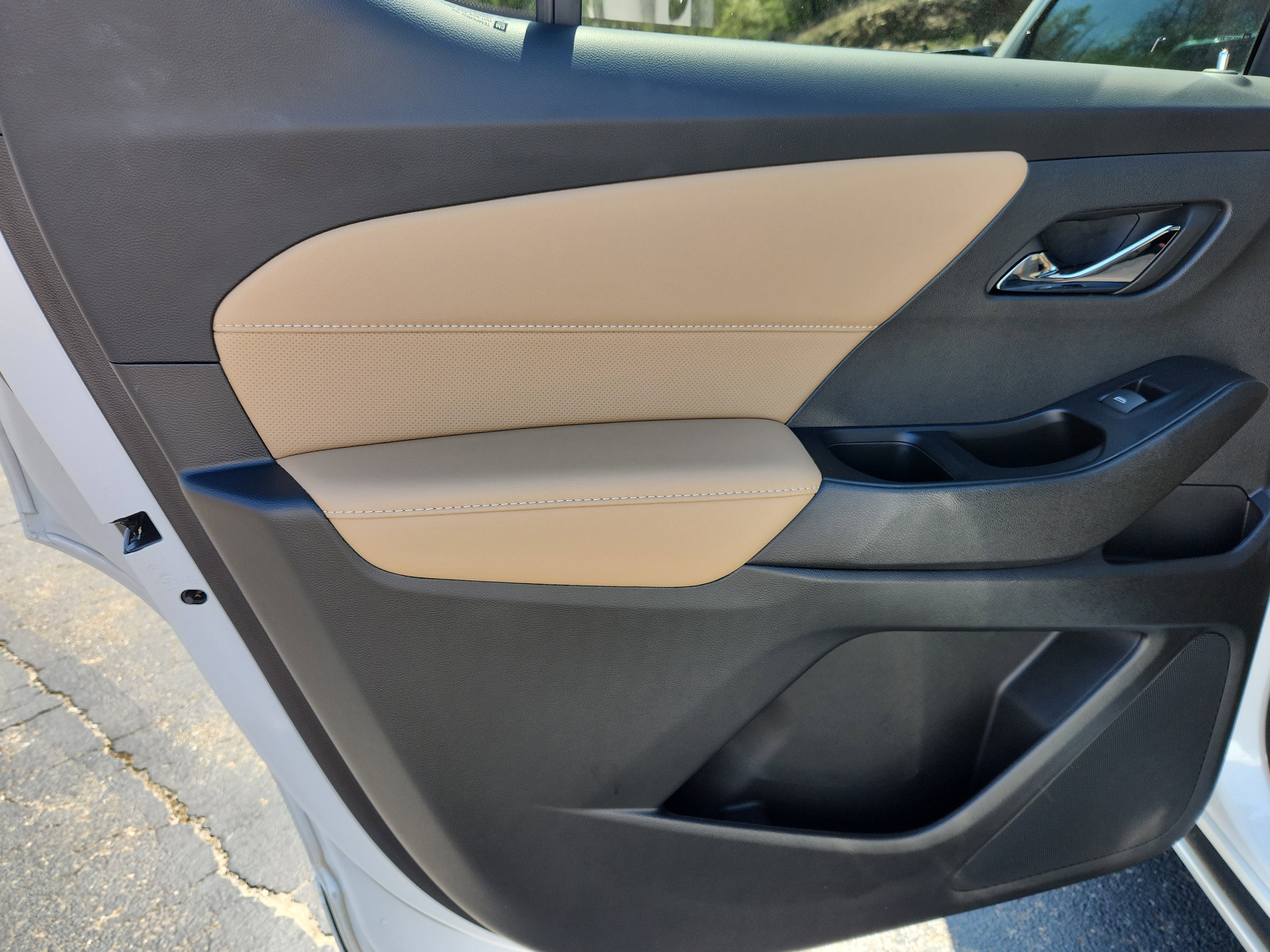 Used 2023 Chevrolet Traverse Premier w/ LPO, Floor Liner Package image 48