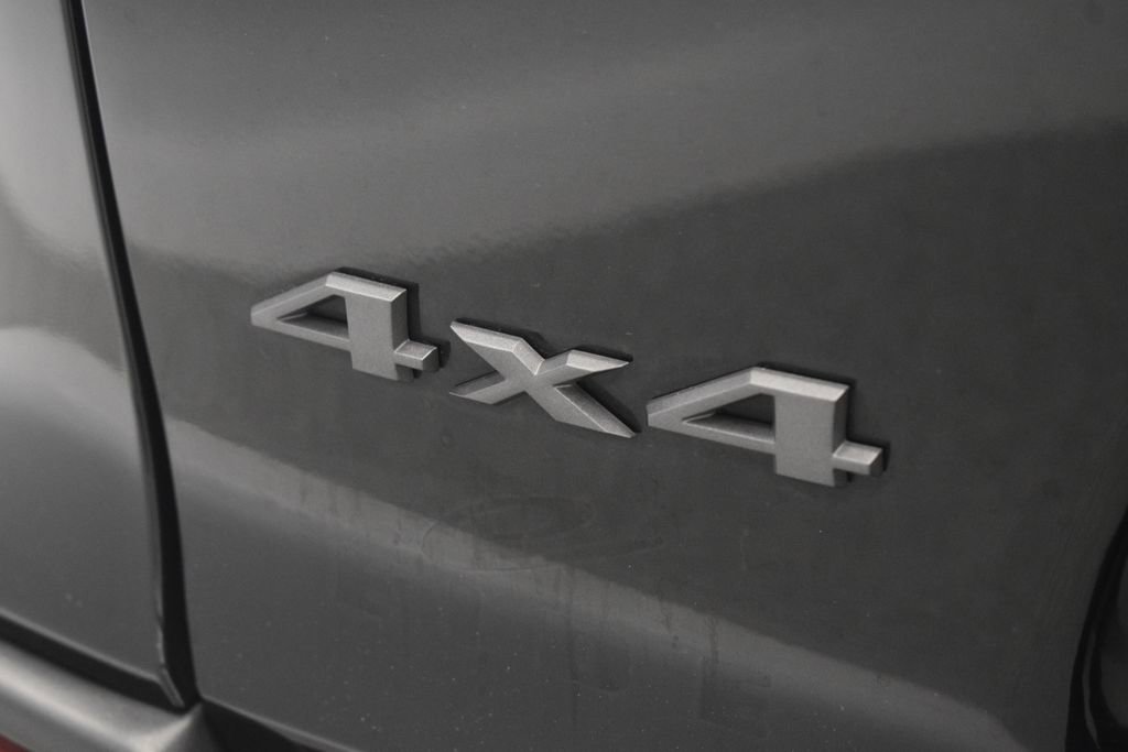 Used 2019 Jeep Cherokee Trailhawk w/ Cold Weather Group image 18