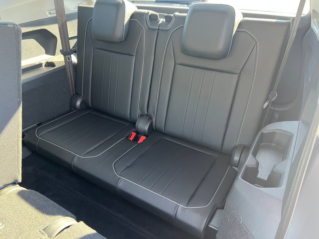 Used 2023 Volkswagen Tiguan SE FWD image 13