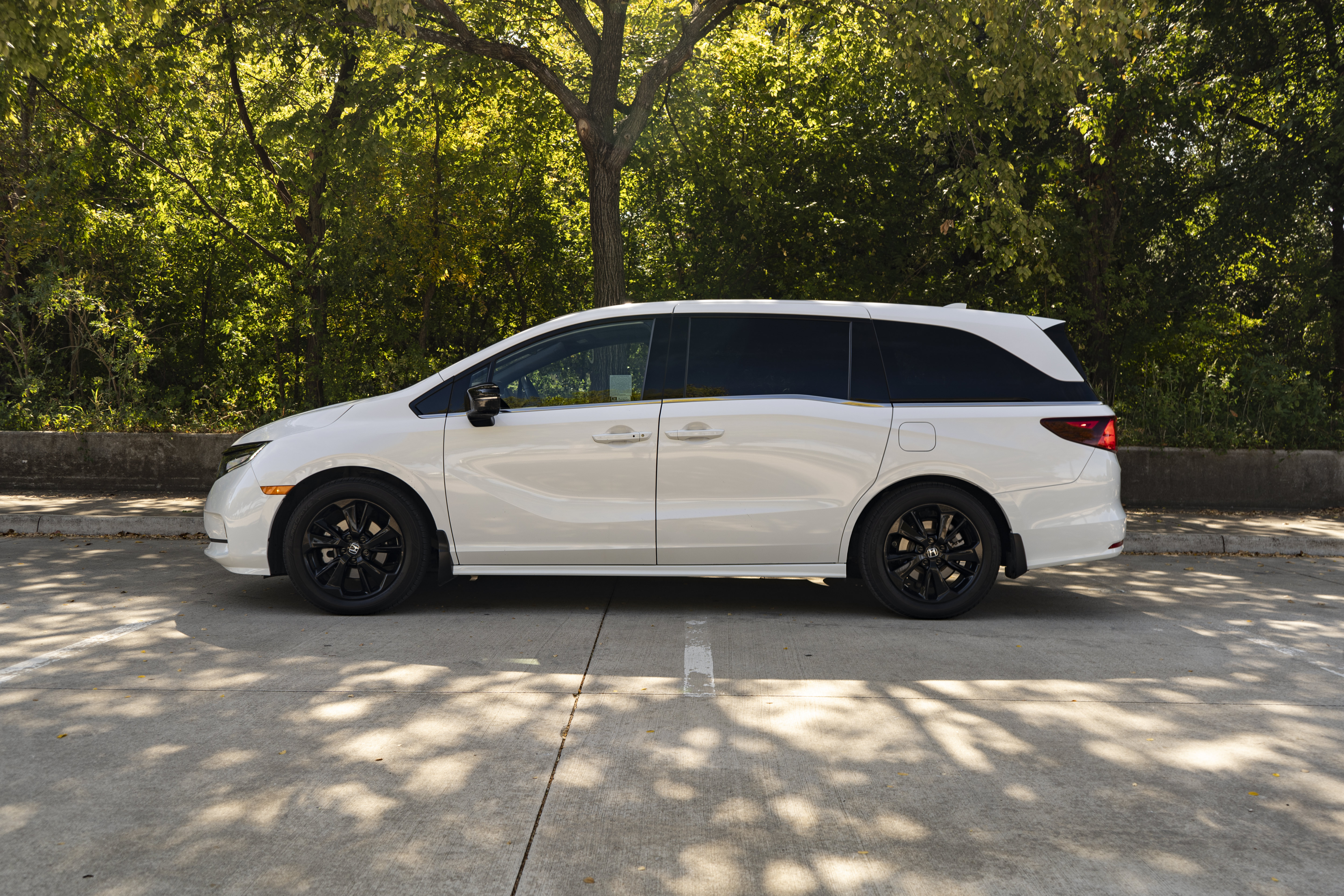 Used 2024 Honda Odyssey Sport image 6