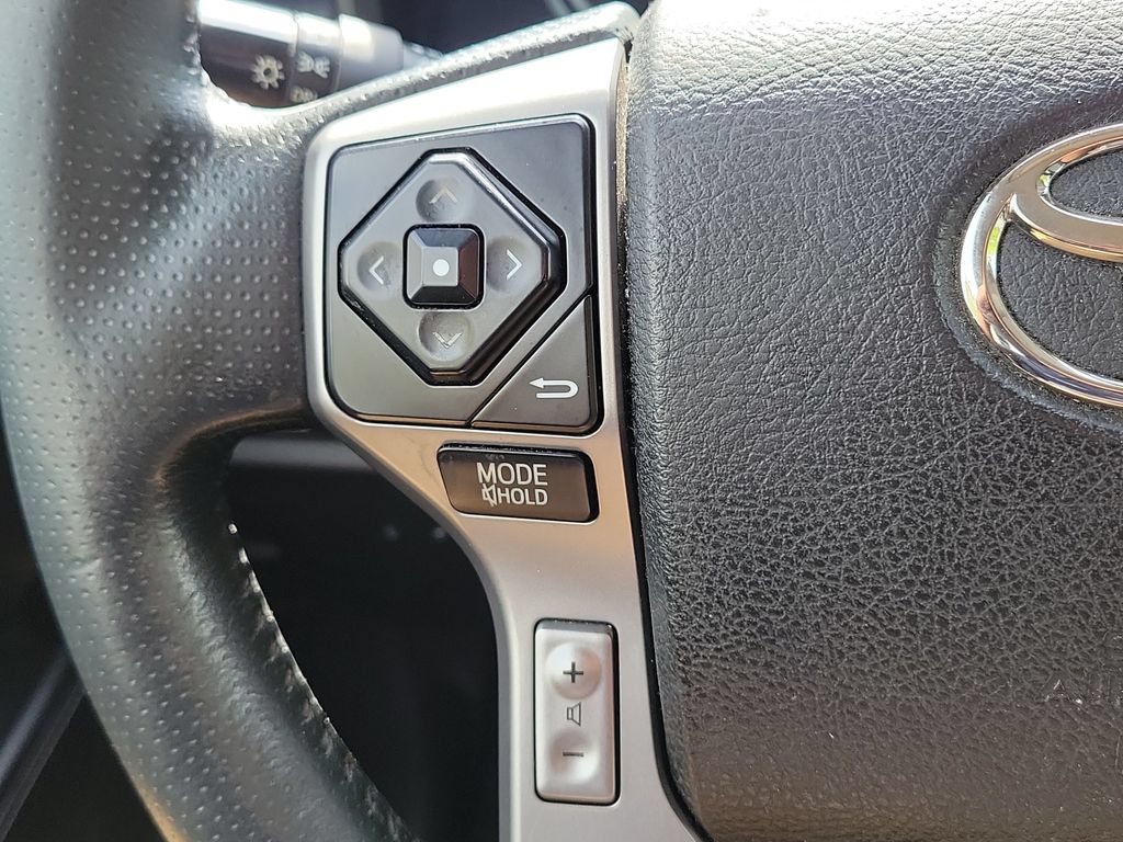 Used 2016 Toyota 4Runner SR5 AWD/4WD image 9
