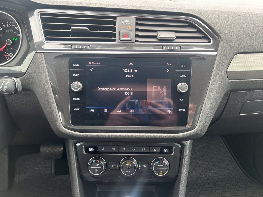 Used 2018 Volkswagen Tiguan SE AWD/4WD image 25