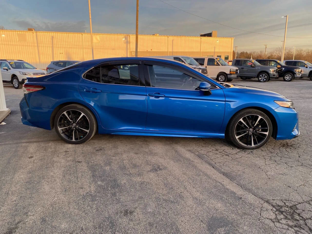 Used 2018 Toyota Camry XSE FWD image 8