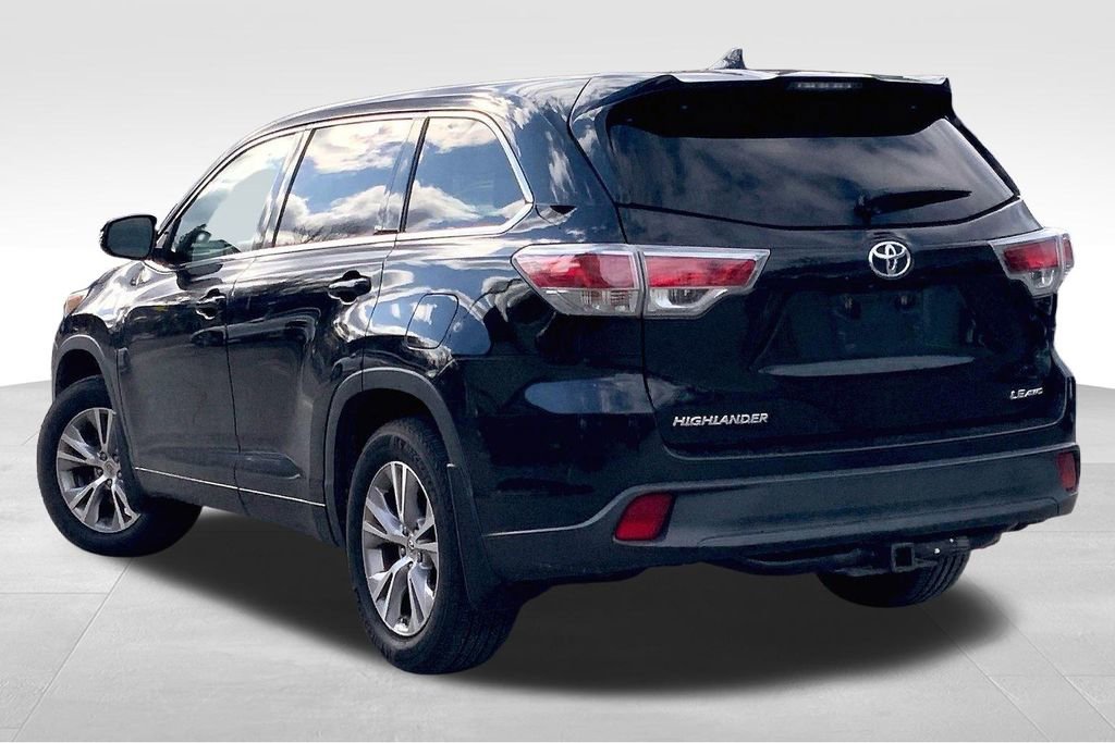 Used 2015 Toyota Highlander LE image 12