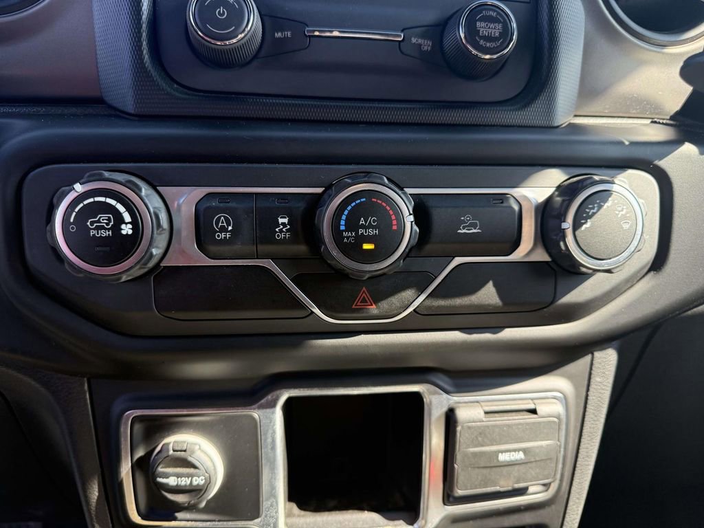 Used 2021 Jeep Wrangler Sport image 18