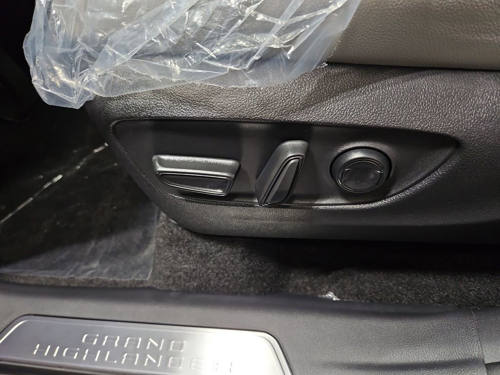 New 2026 Toyota Grand Highlander AWD Hybrid image 5
