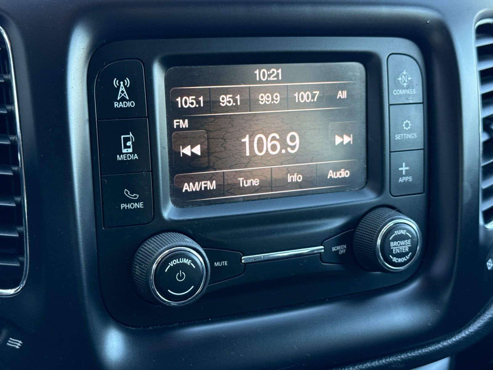 Used 2018 Jeep Compass Sport image 17