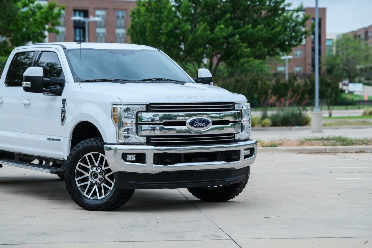 Used 2018 Ford F350 Lariat w/ Lariat Value Package AWD/4WD image 3