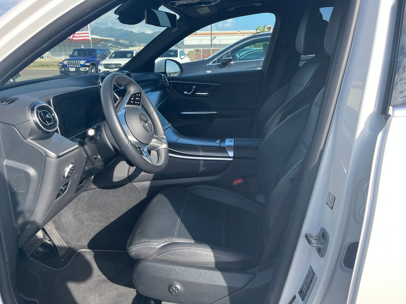 Used 2024 Mercedes-Benz GLC 300 image 28