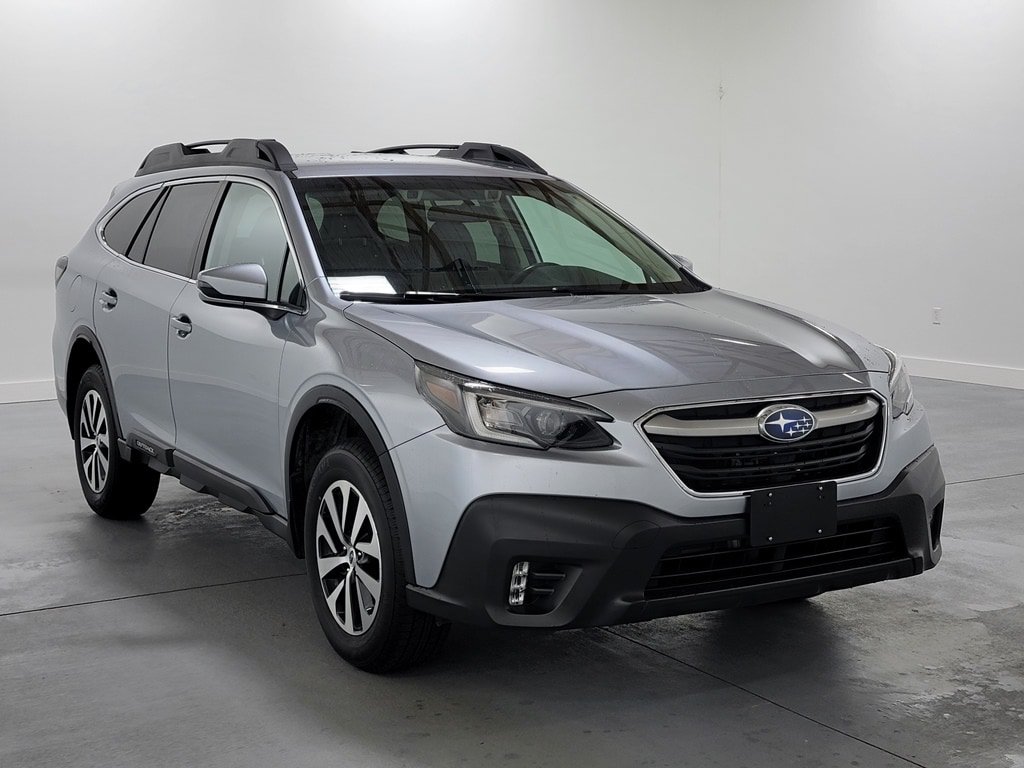 Used 2022 Subaru Outback Premium AWD/4WD image 2