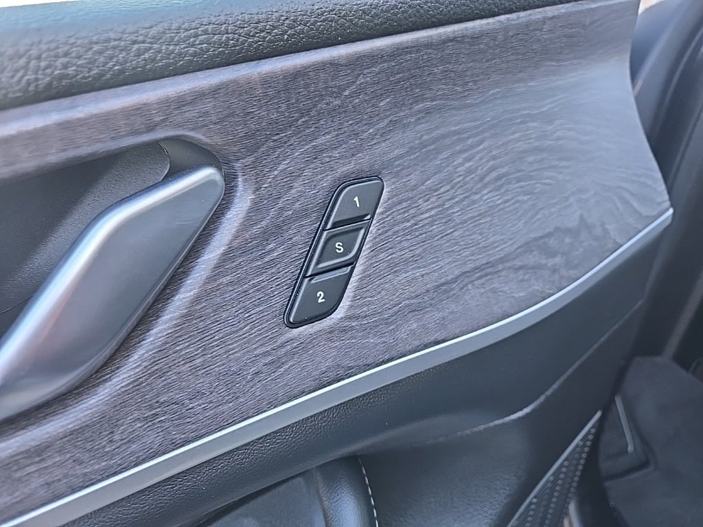 Used 2022 Jeep Grand Cherokee Limited 4xe w/ Luxury Tech Group II image 32