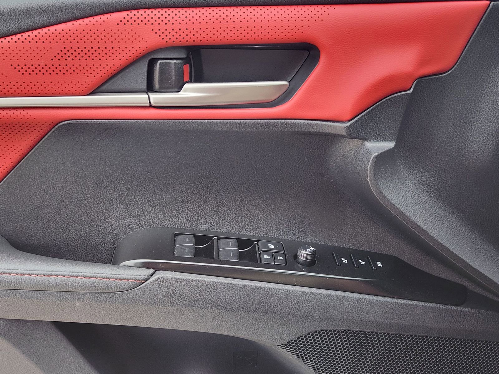 Used 2026 Toyota Camry XSE w/ Premium Package image 24