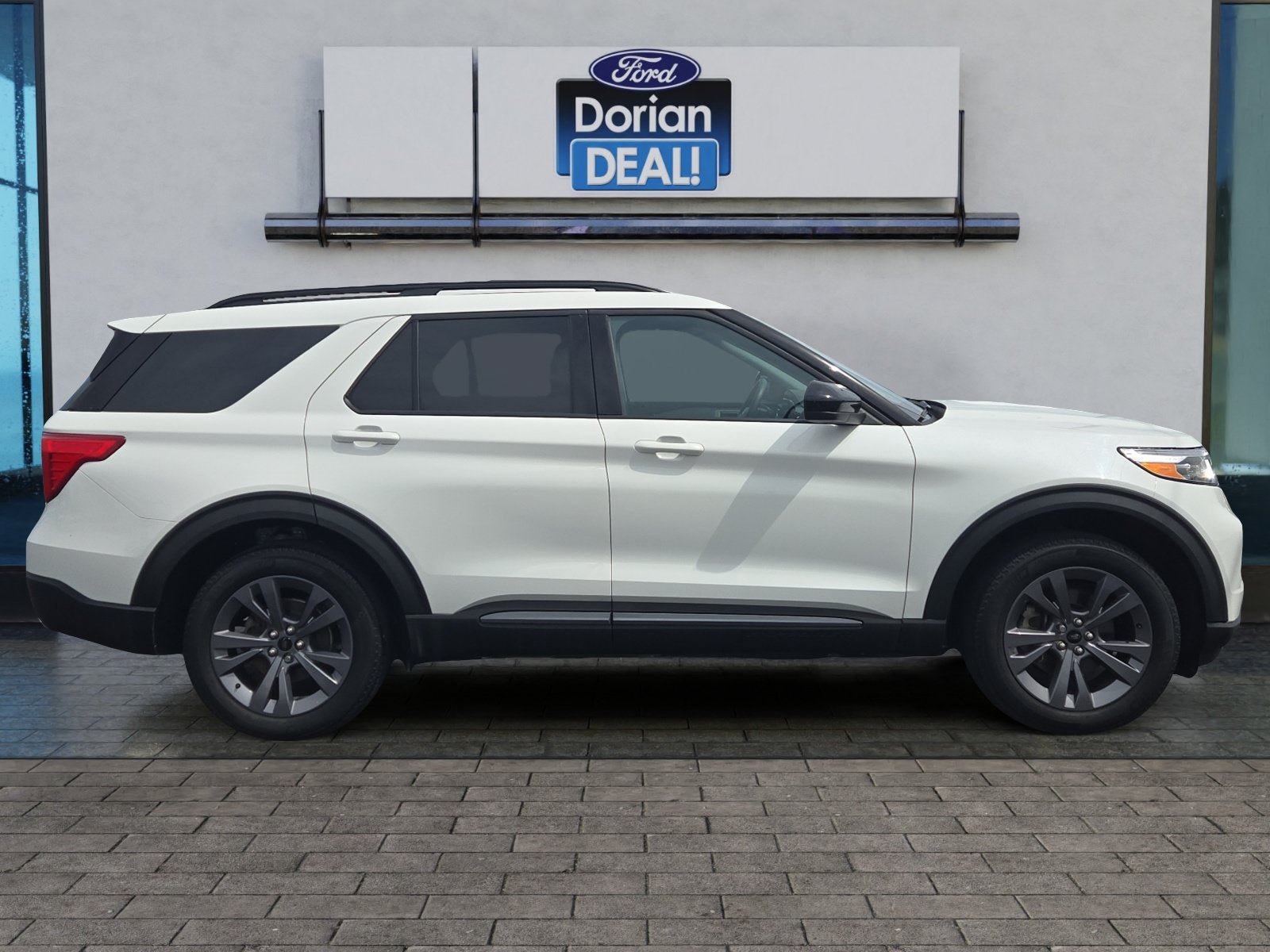 Certified 2023 Ford Explorer XLT w/ Equipment Group 202A AWD/4WD image 2