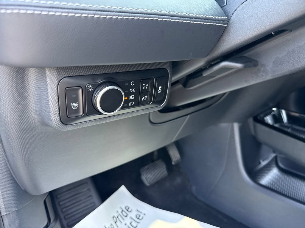 Used 2025 Ford Mustang Mach-E Premium AWD/4WD image 25