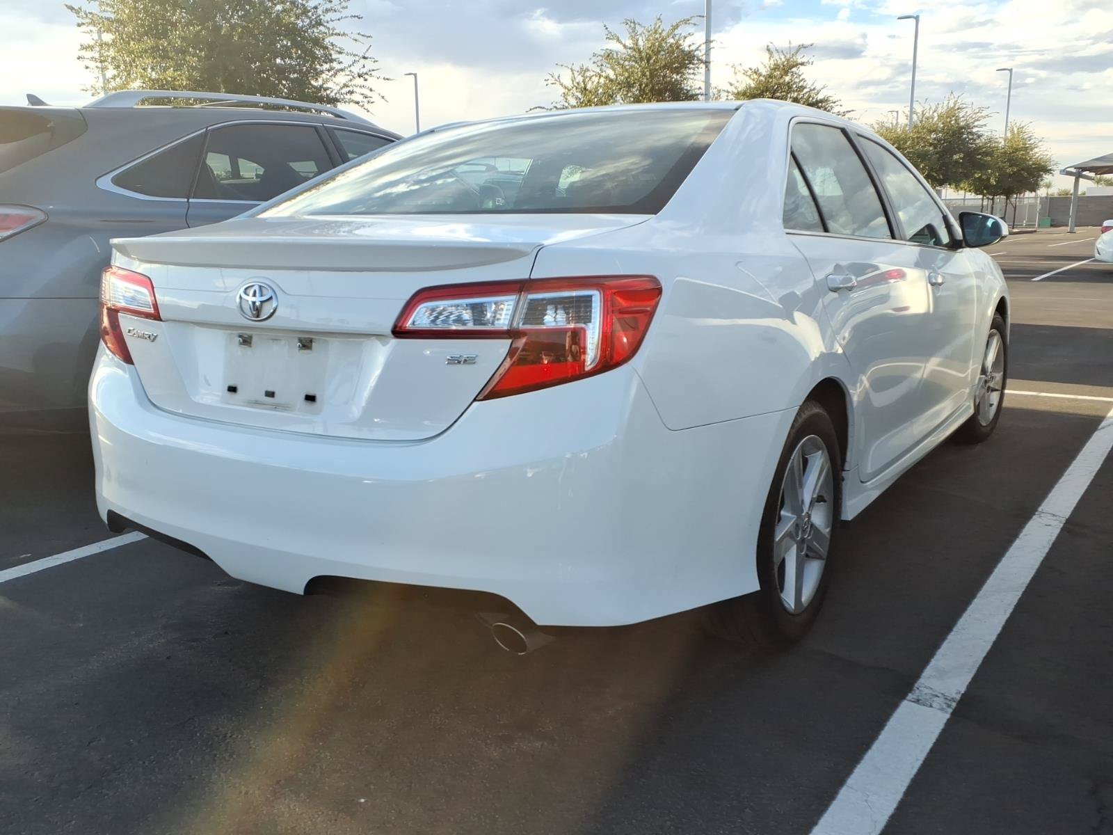 Used 2013 Toyota Camry SE FWD image 3