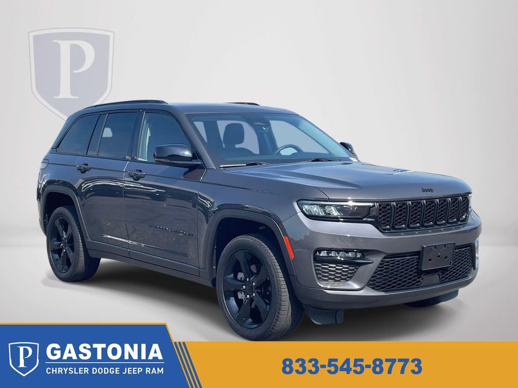 Used 2023 Jeep Grand Cherokee Limited w/ Black Appearance Package AWD/4WD image 1