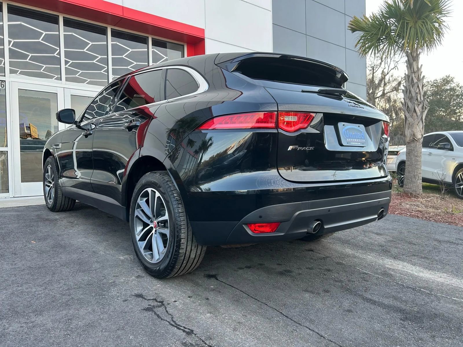 Used 2020 Jaguar F-PACE Premium image 8