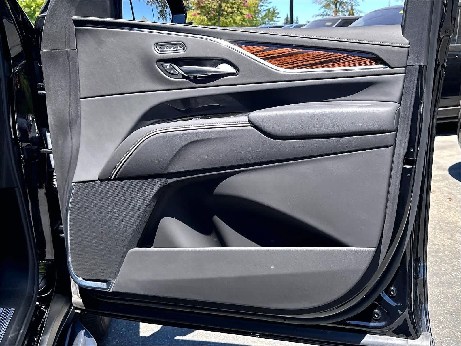 Used 2024 Cadillac Escalade Premium Luxury w/ LPO, Floor Liner Package AWD/4WD image 26