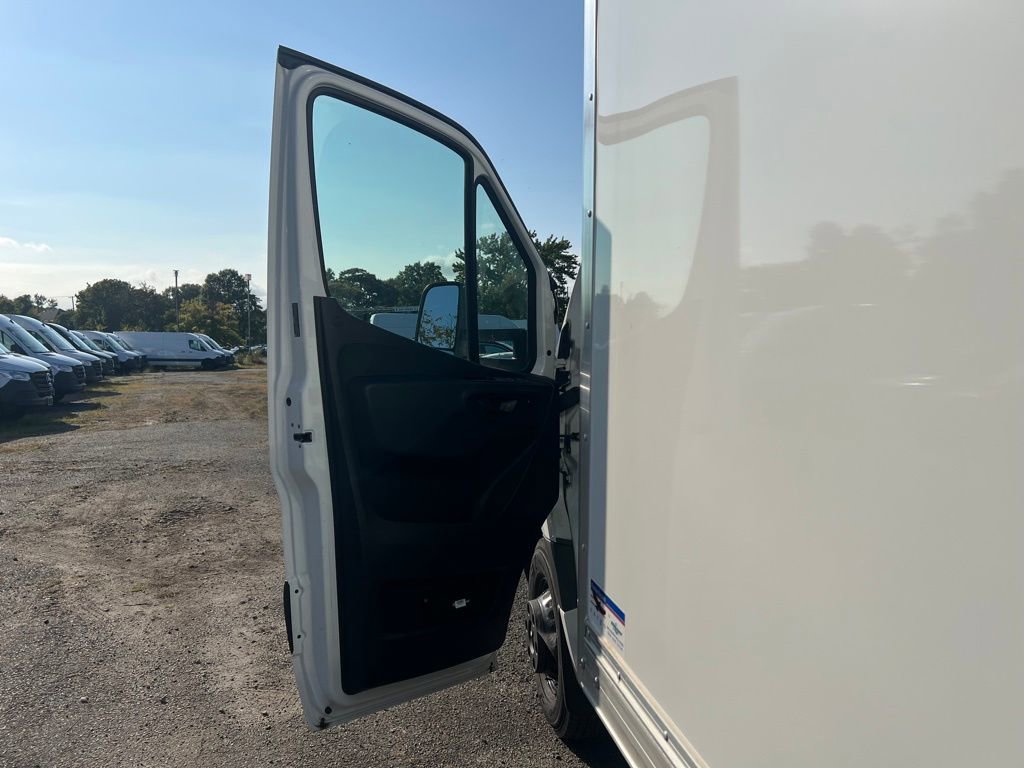 Used 2024 Mercedes-Benz Sprinter 4500 image 11