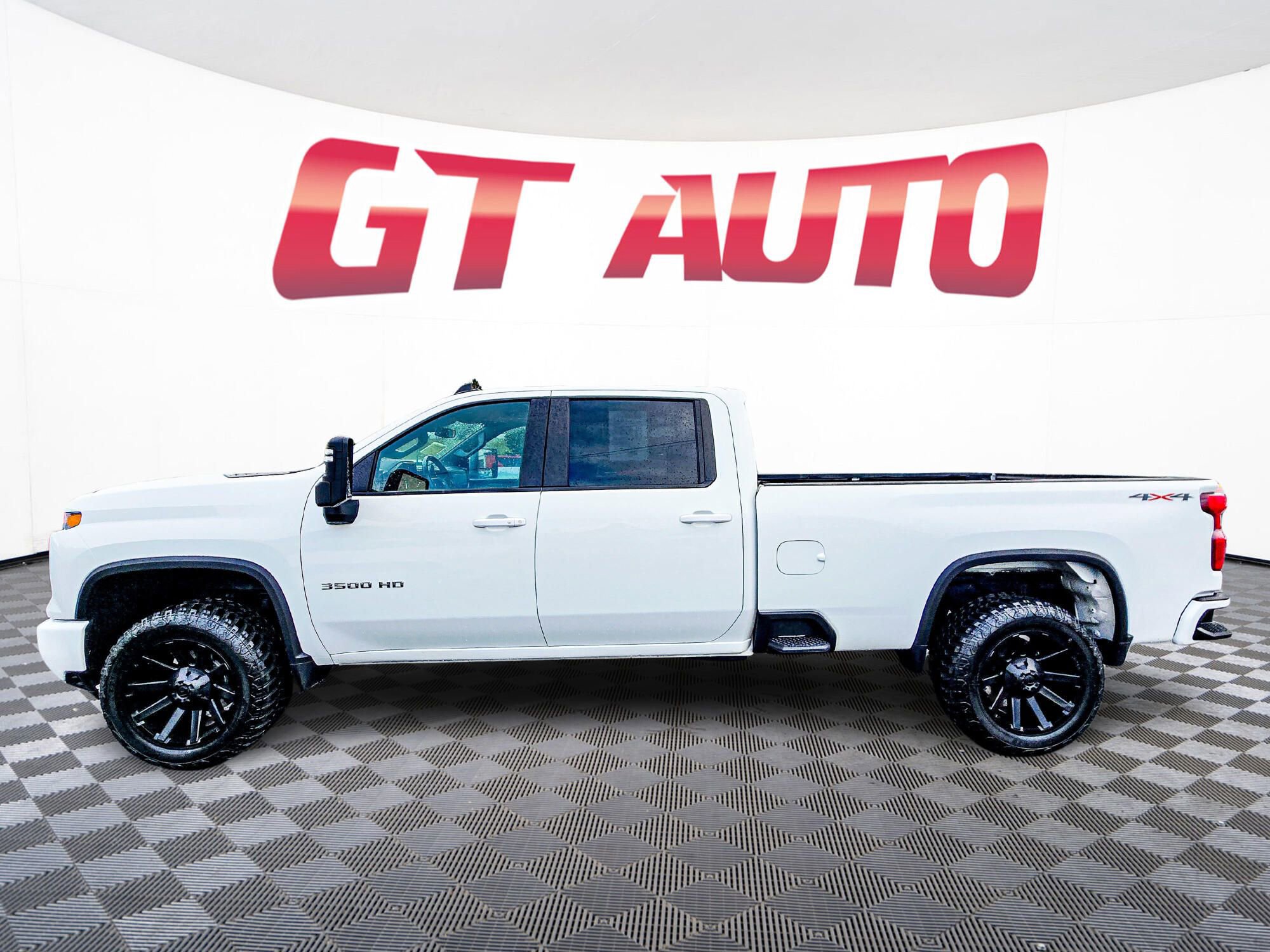 Used 2024 Chevrolet Silverado 3500 LT image 4