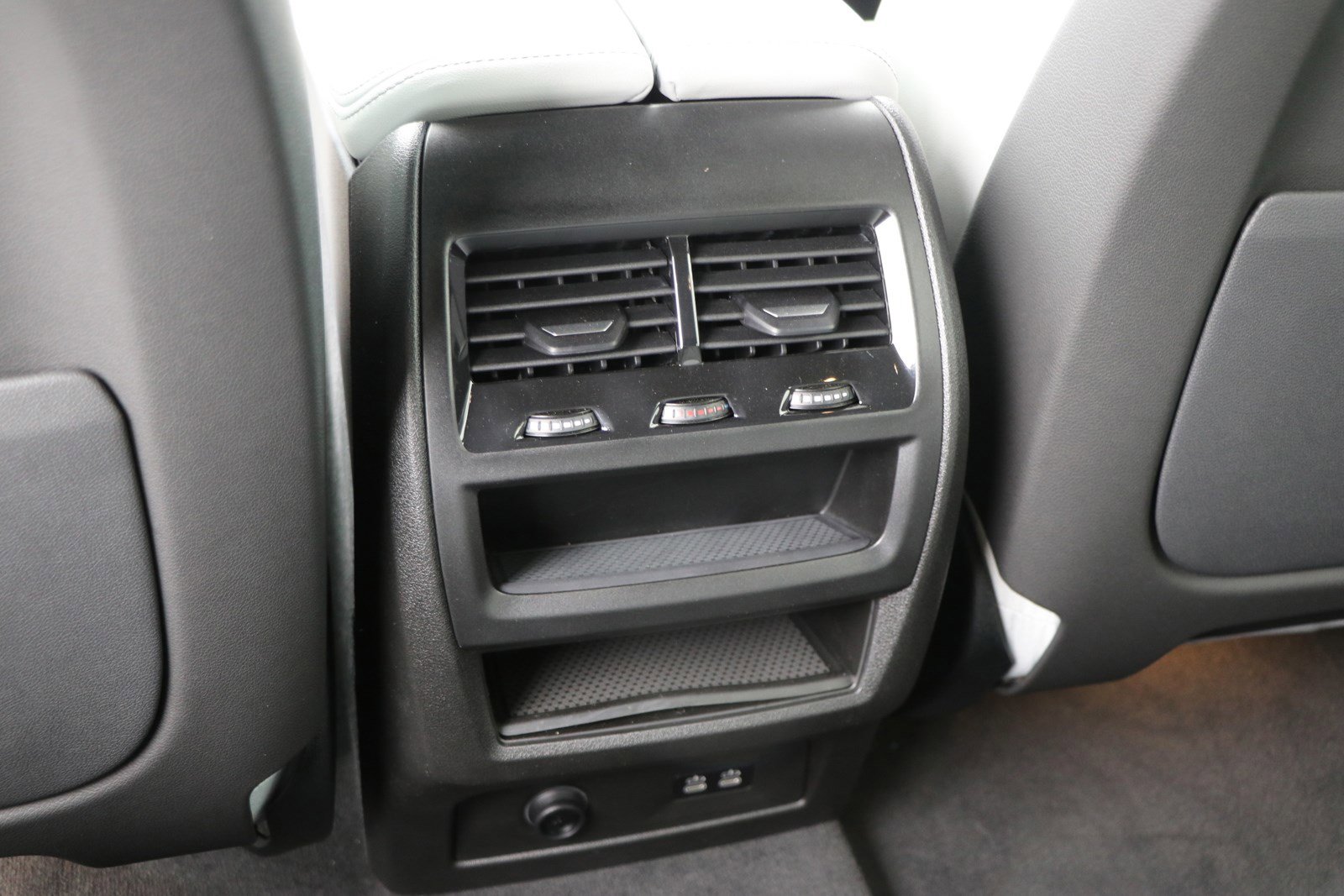 Certified 2025 BMW X5 xDrive50e w/ Parking Assistance Package image 32