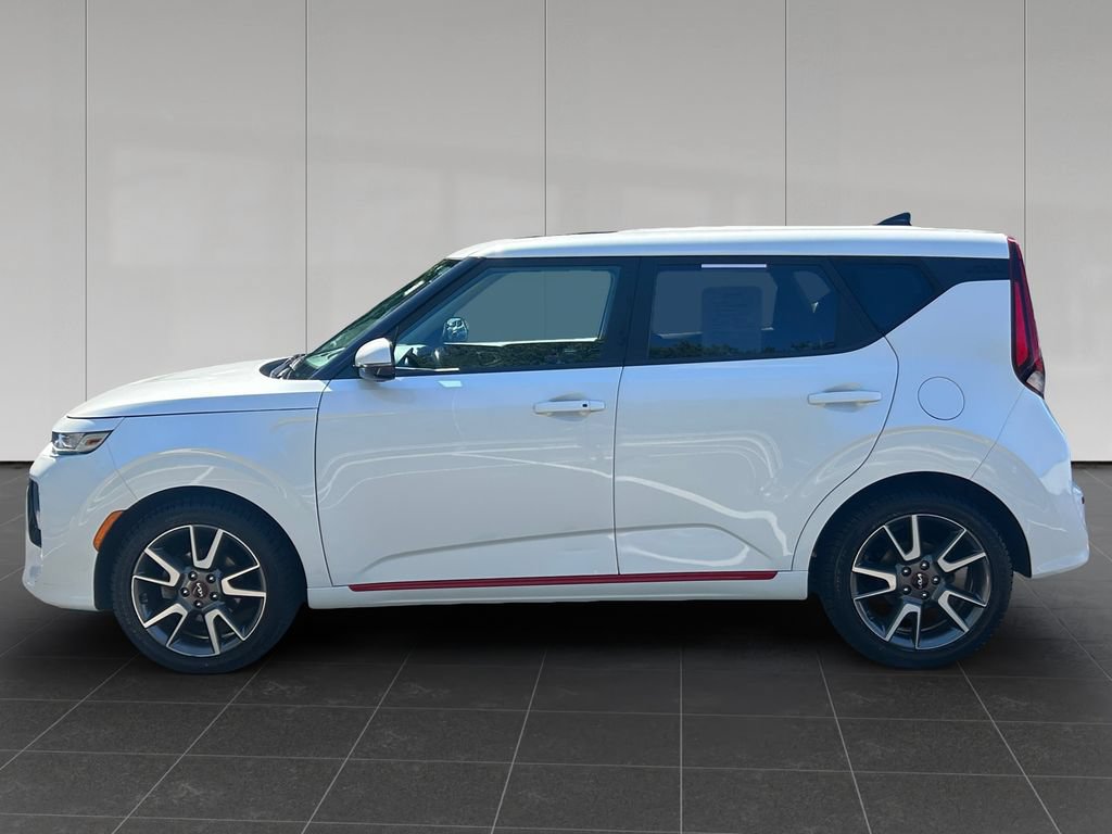 Used 2022 Kia Soul GT-Line FWD image 2