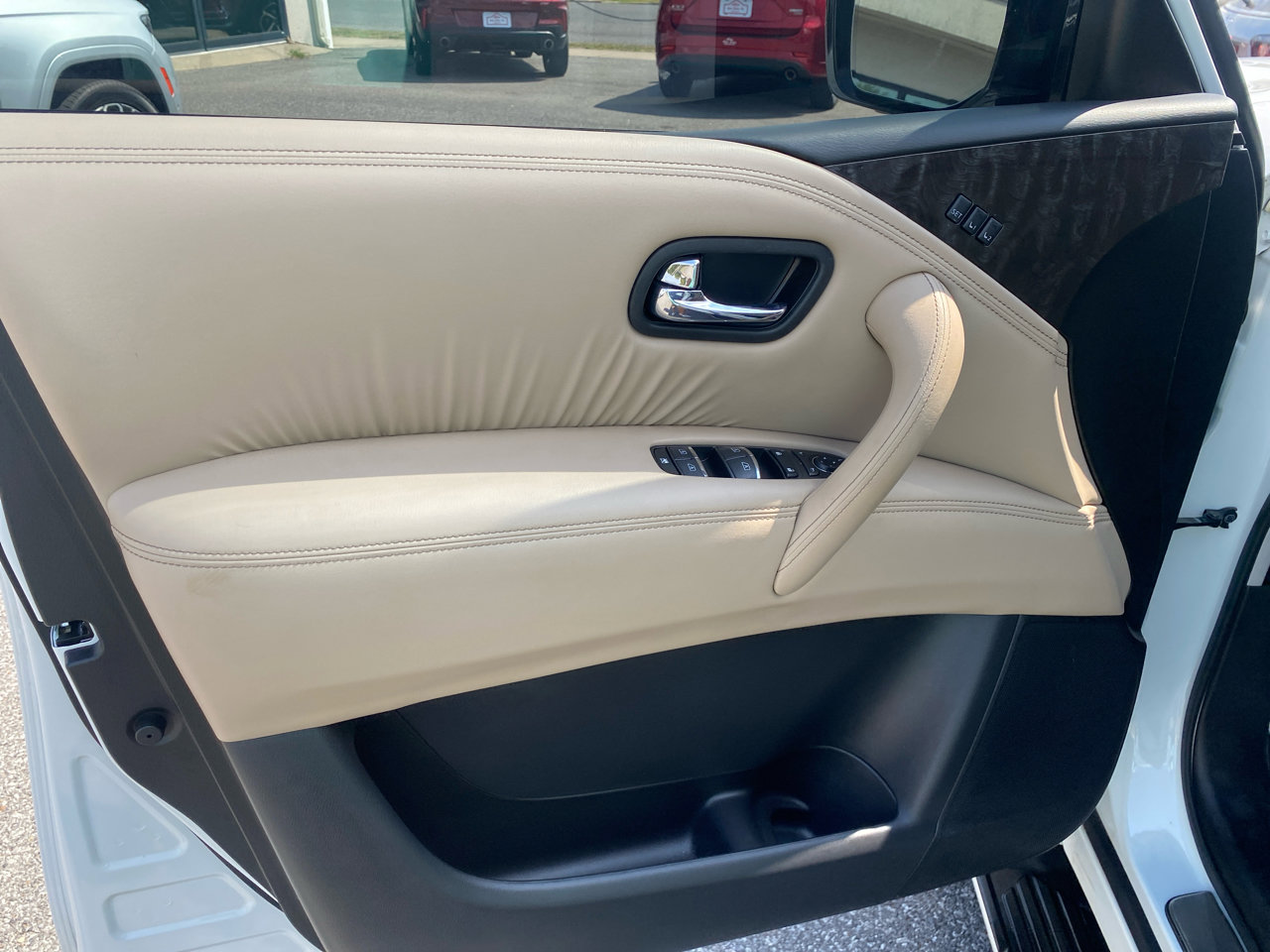 Used 2024 Nissan Armada Platinum w/ Captain's Chairs Package image 10