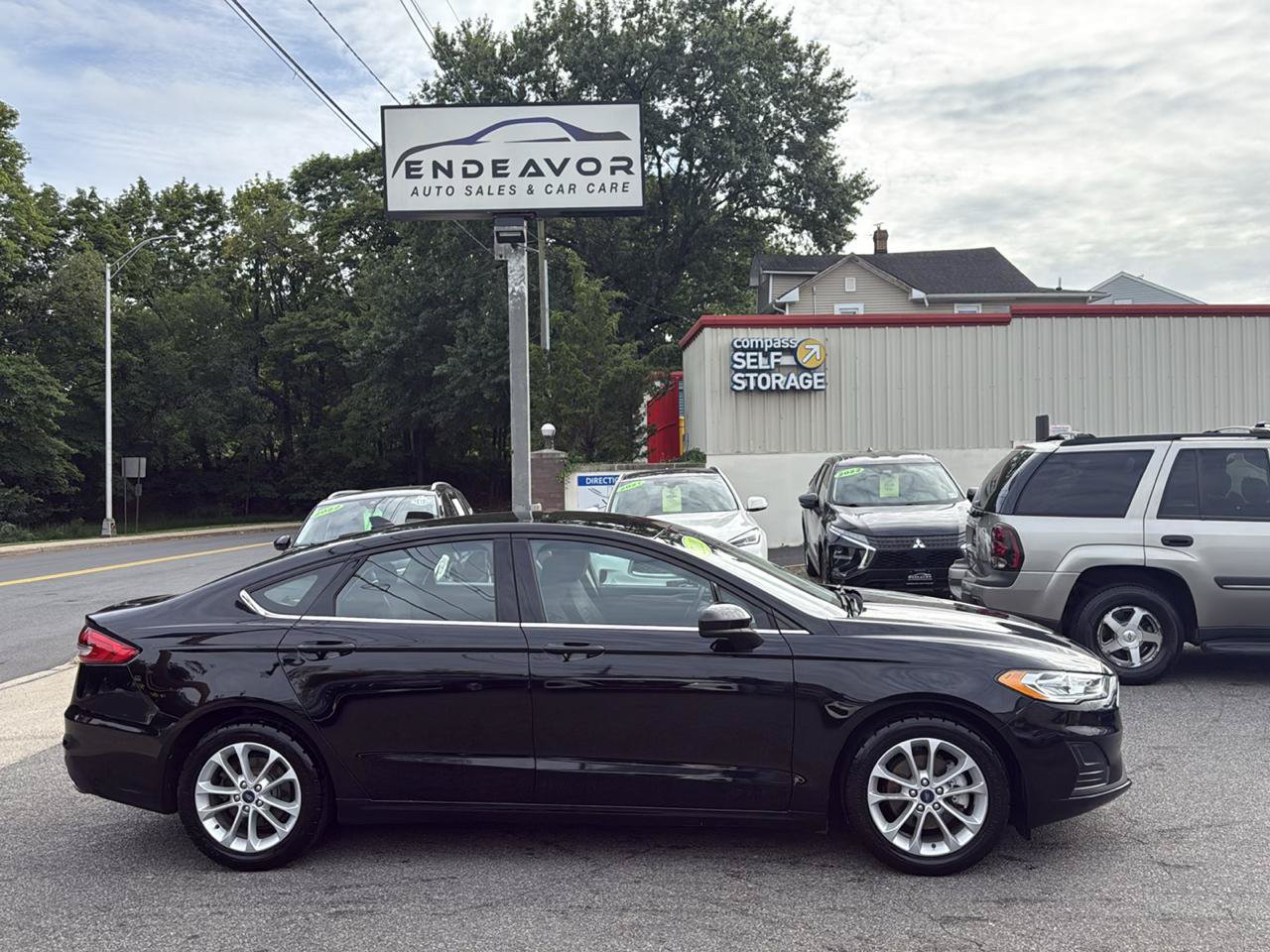 Used 2020 Ford Fusion SE FWD image 8