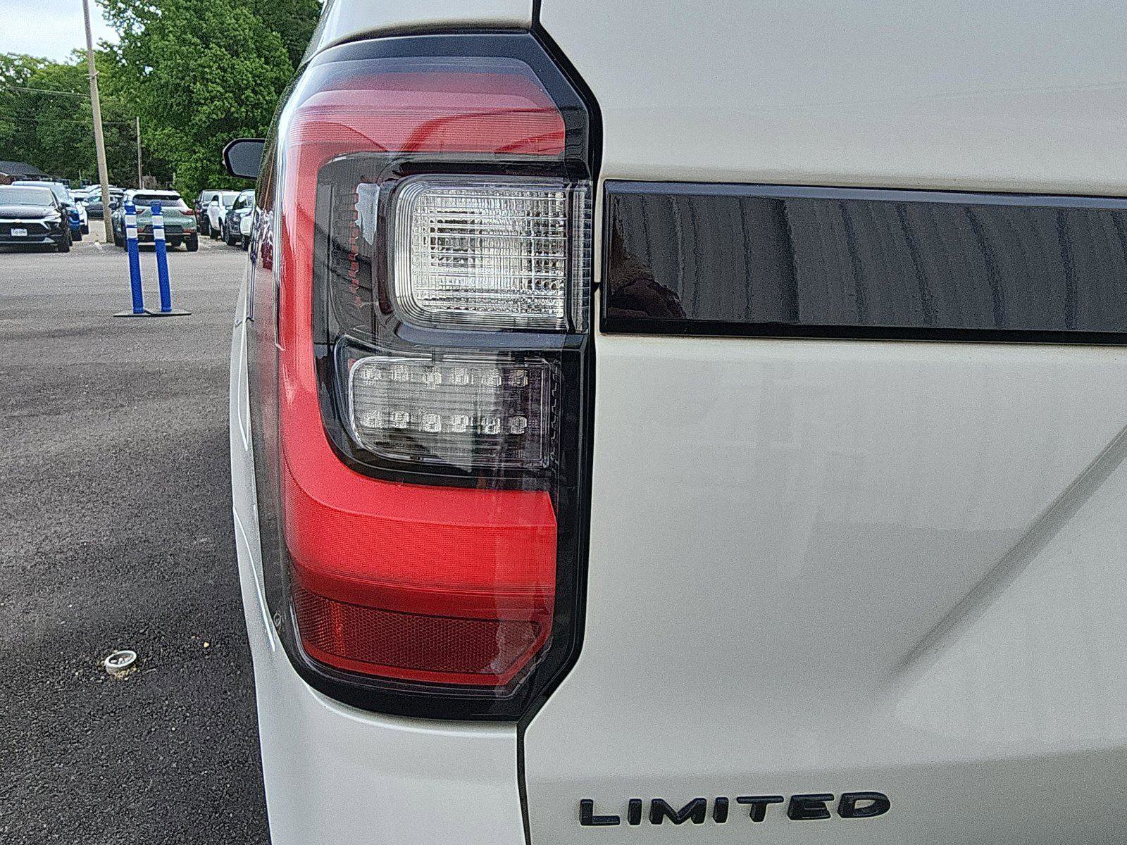 Used 2021 Ford Expedition Limited AWD/4WD image 13