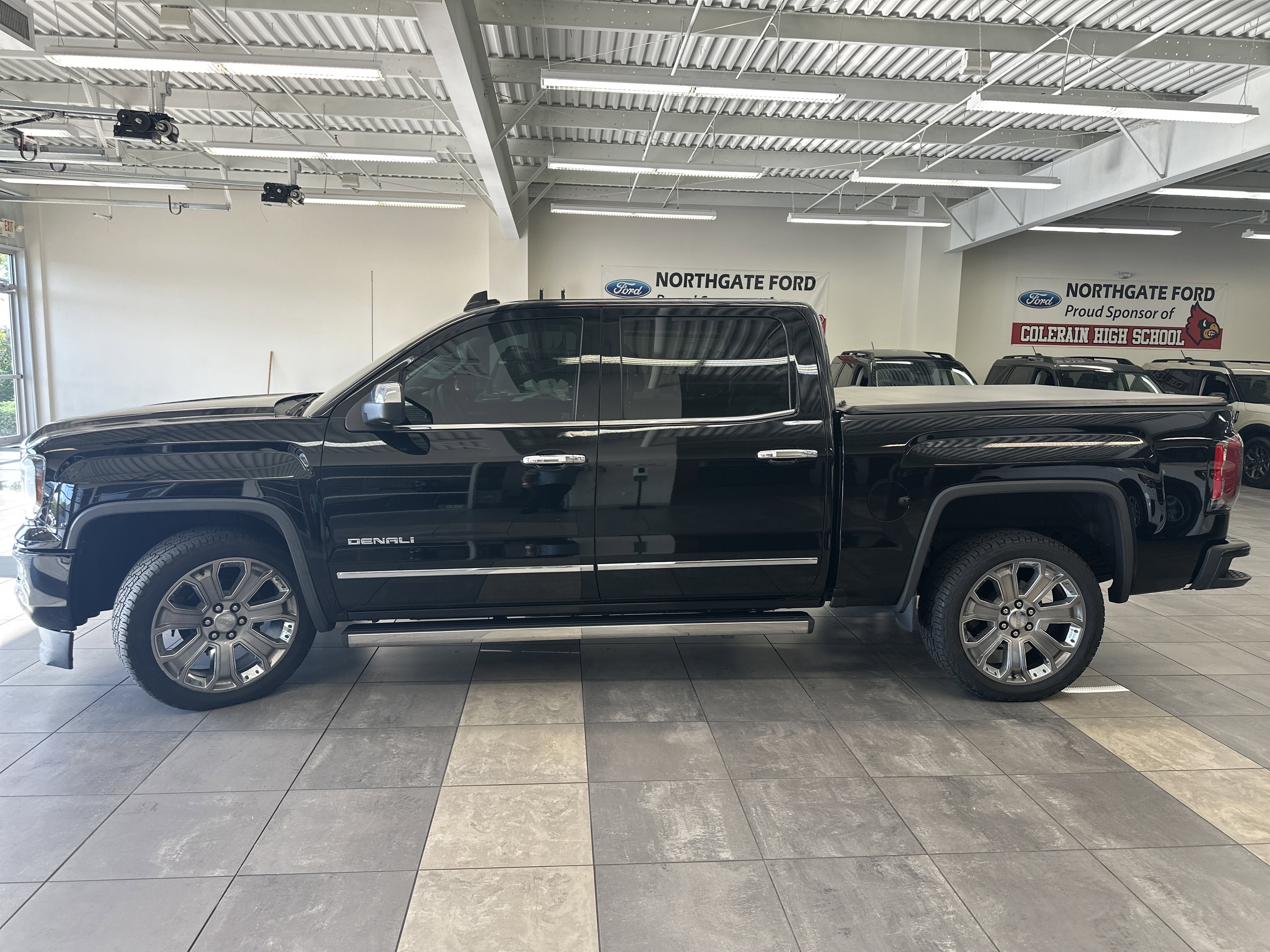 Used 2017 GMC Sierra 1500 Denali w/ Denali Ultimate Package AWD/4WD image 15