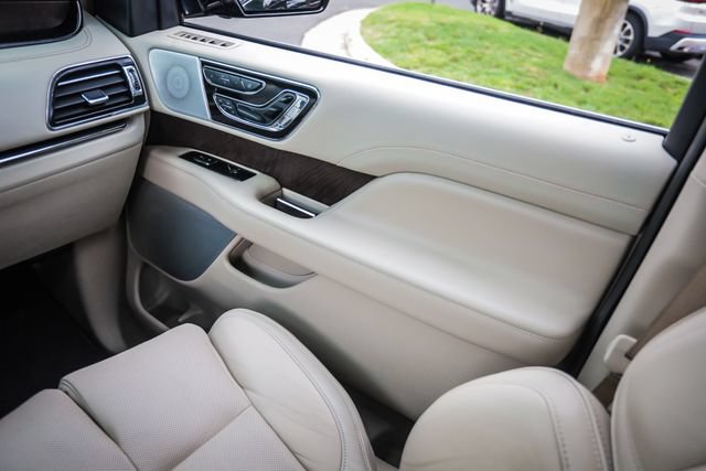 Used 2018 Lincoln Navigator L Reserve w/ Technology Package AWD/4WD image 27