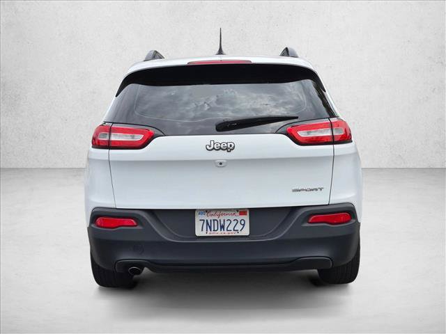 Used 2015 Jeep Cherokee Sport w/ Sport Appearance Group FWD image 6
