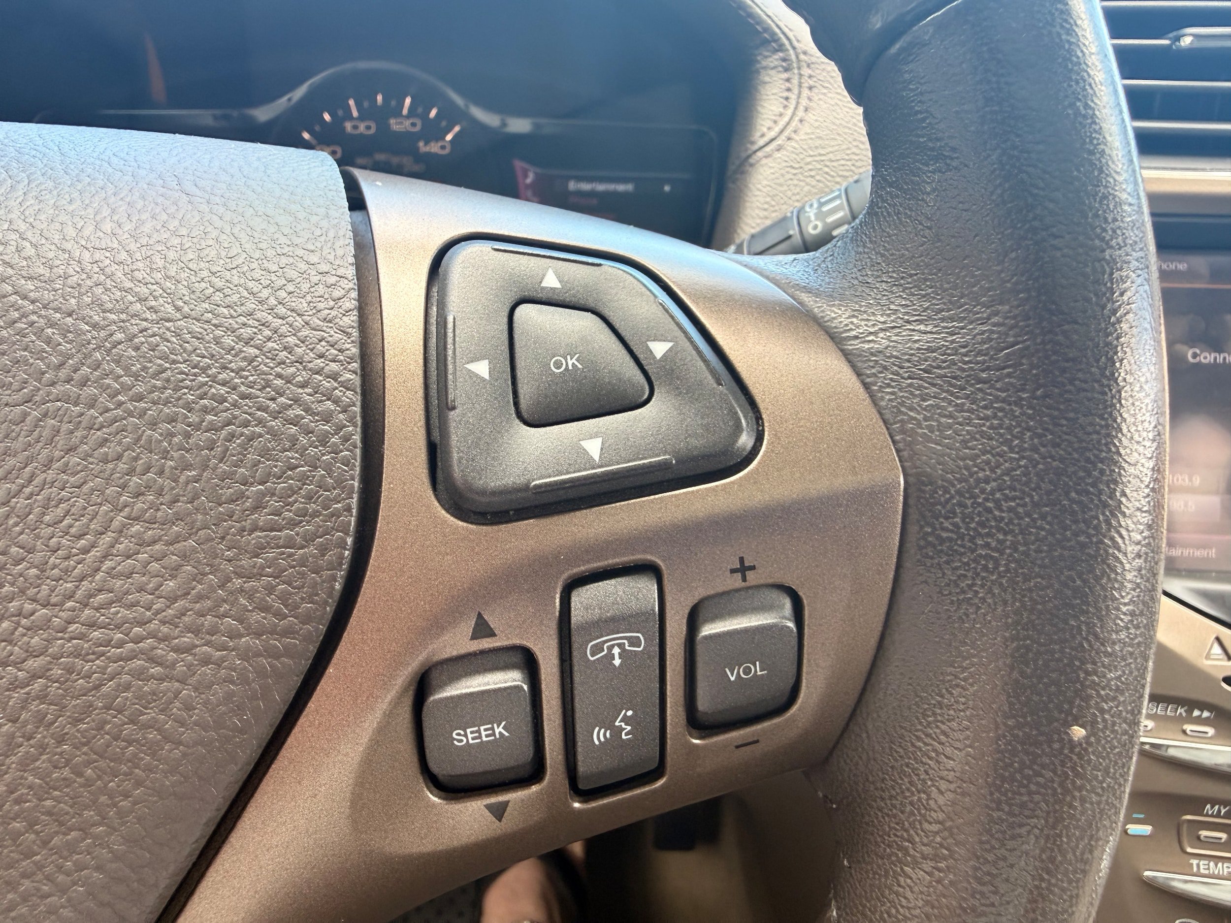 Used 2011 Lincoln MKX AWD w/ 102A Rapid Spec Order Code image 11