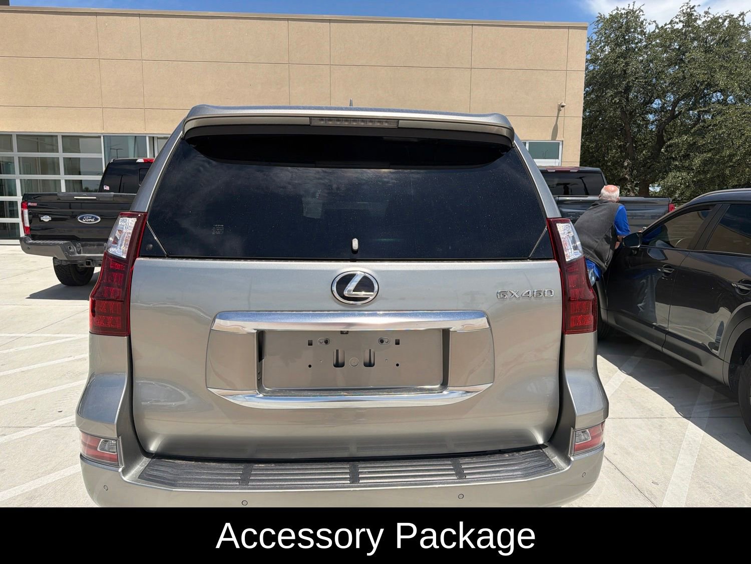 Used 2023 Lexus GX 460 Premium w/ Premium Package AWD/4WD image 6