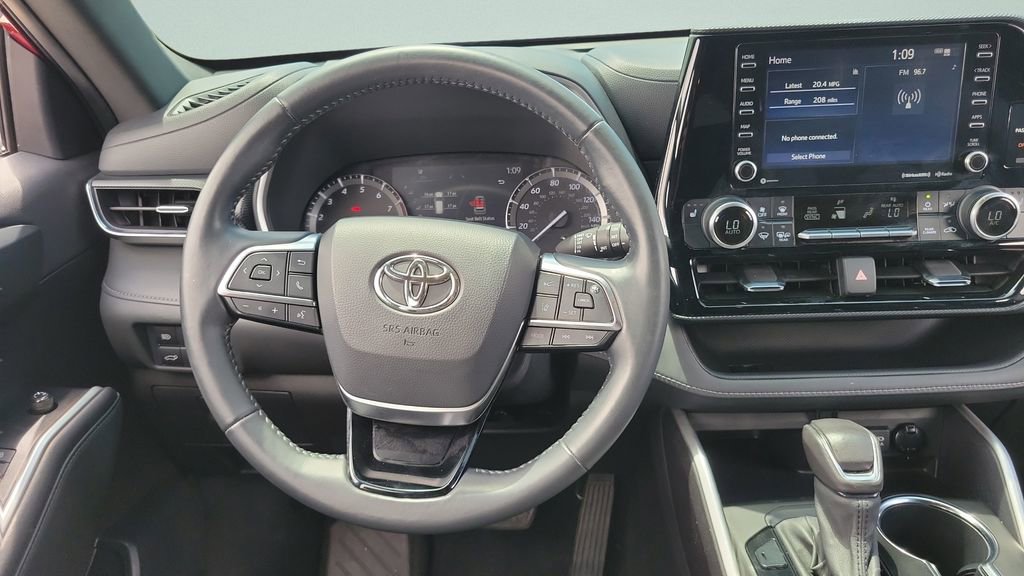 Used 2021 Toyota Highlander XSE image 13