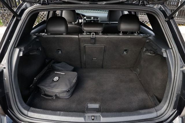 Used 2018 Volkswagen Golf R image 28