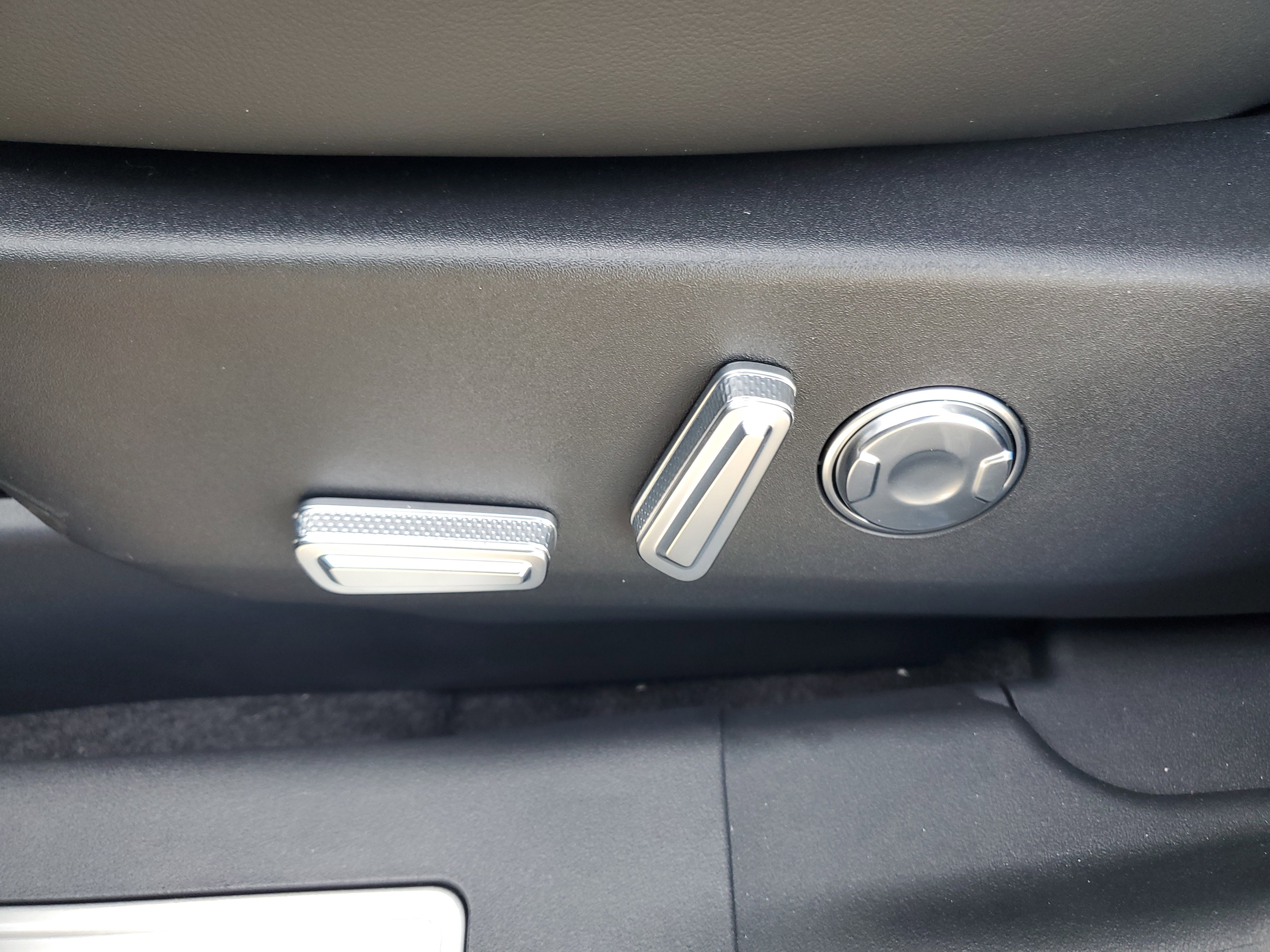 New 2026 Lincoln Nautilus Premier w/ Equipment Group 102A image 12