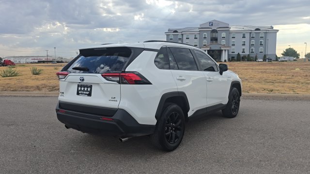 Used 2021 Toyota RAV4 LE AWD/4WD image 6