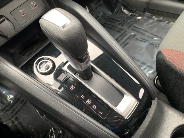 Used 2025 Nissan Versa SR w/ Trunk Package FWD image 22