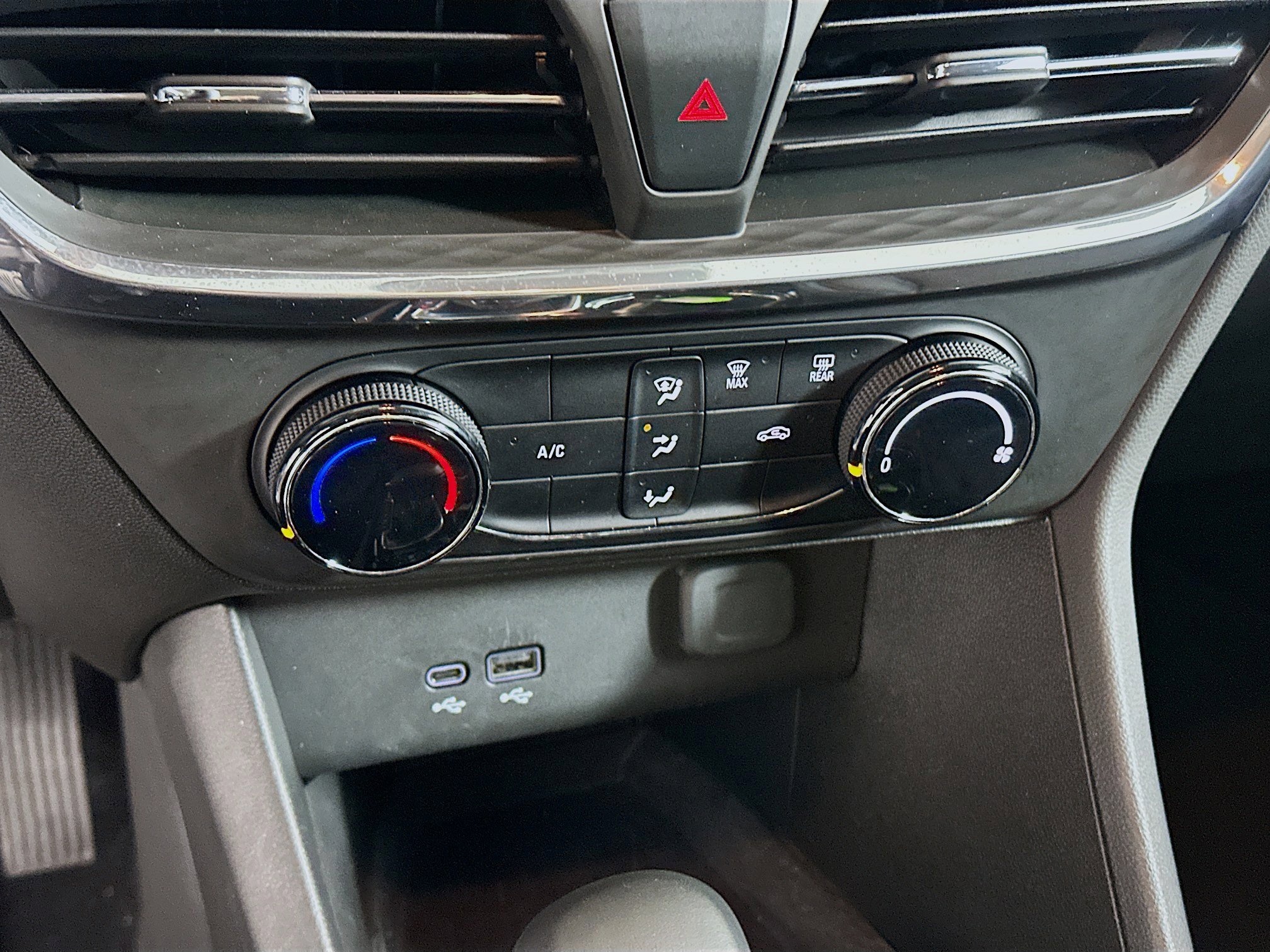 Used 2025 Buick Encore GX Preferred image 23