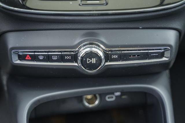 Certified 2025 Volvo XC40 B5 Plus AWD/4WD image 24